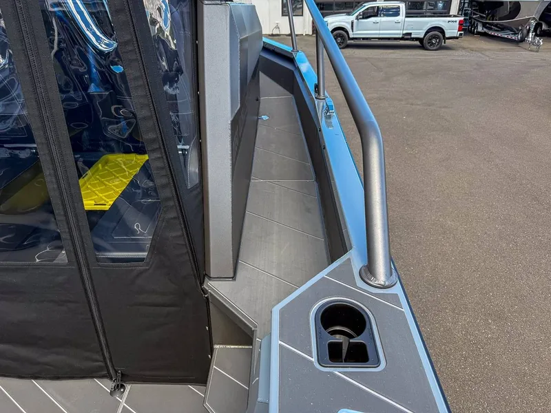 Slide: The Image of Stabi-Craft 2350 ULTRA CENTRECAB PROFISH 2026 - 19