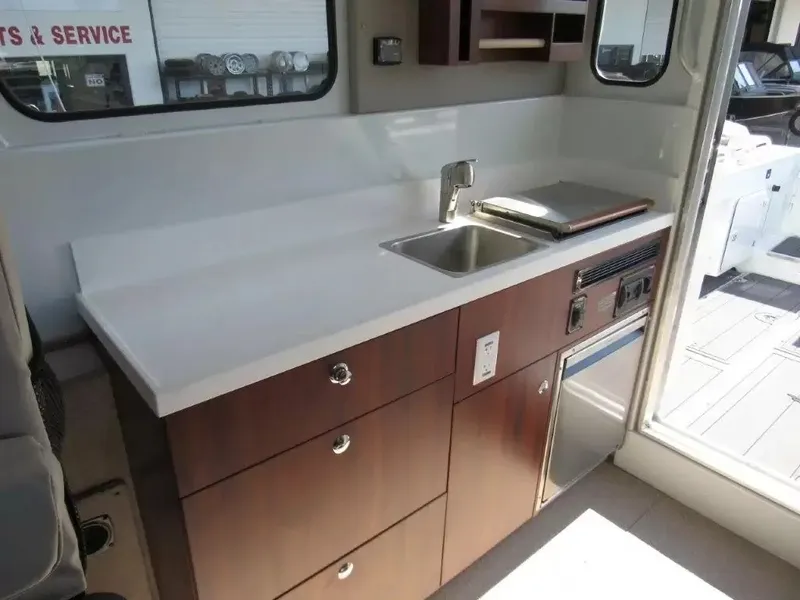 Slide: The Image of Hewescraft 270 Pacific Explorer 2026 - 17