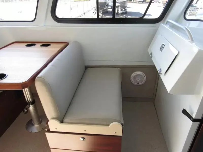 Slide: The Image of Hewescraft 270 Pacific Explorer 2026 - 14