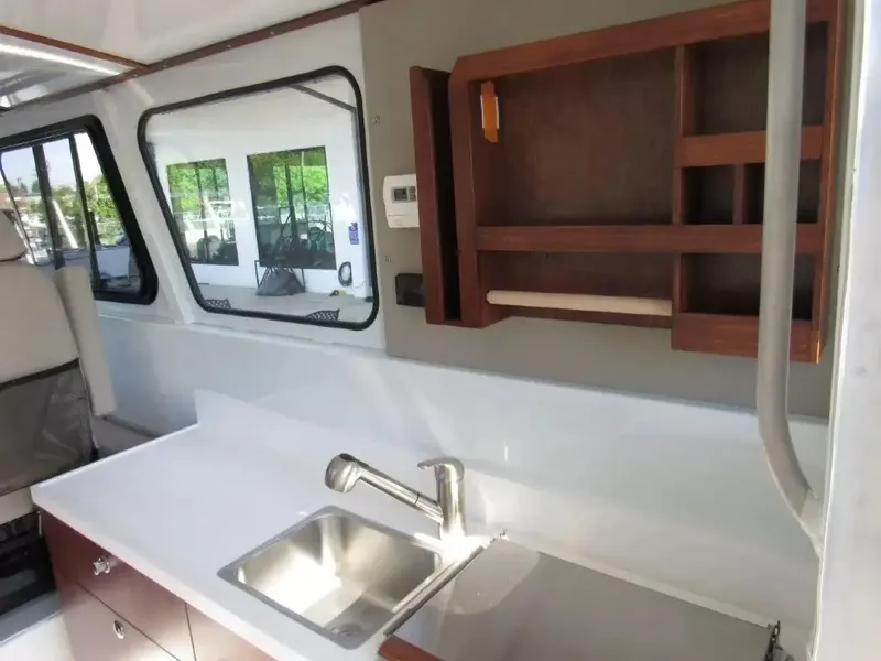 Slide: The Image of Hewescraft 270 Pacific Explorer 2026 - 20