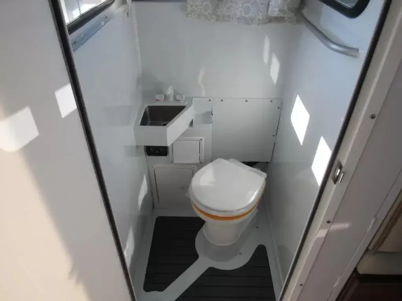 Slide: The Image of Hewescraft 270 Pacific Explorer 2026 - 19
