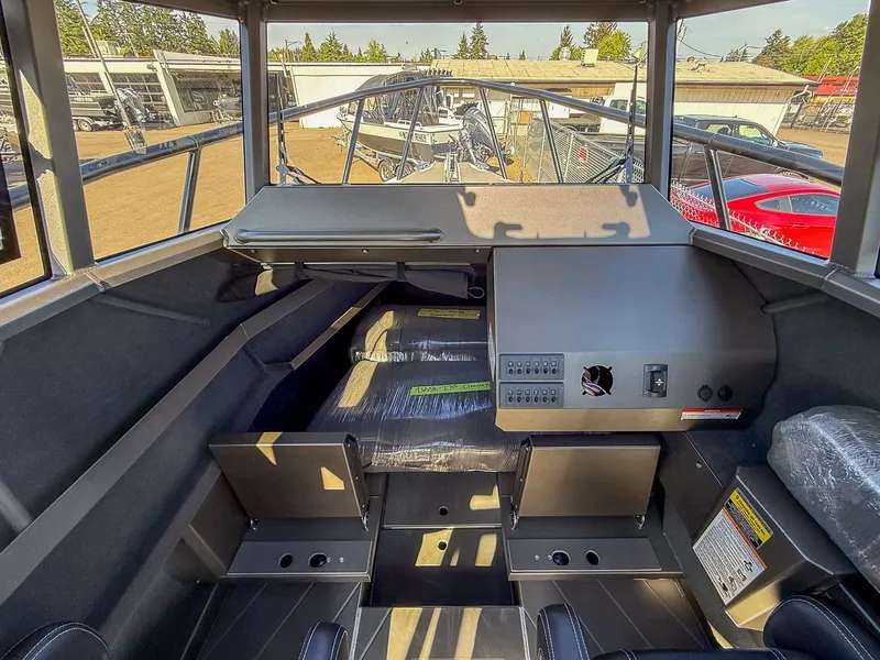 Slide: The Image of Stabi-Craft 2750 Ultra Centrecab 2026 - 7