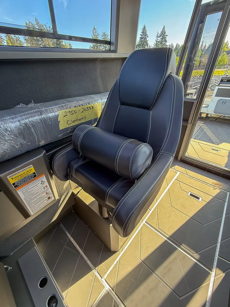 Slide: The Image of Stabi-Craft 2750 Ultra Centrecab 2026 - 9