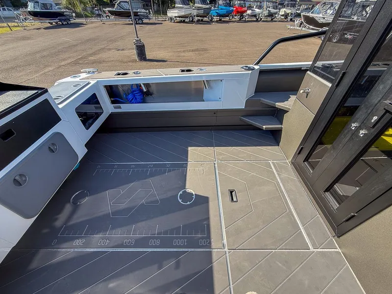 Slide: The Image of Stabi-Craft 2750 Ultra Centrecab 2026 - 18