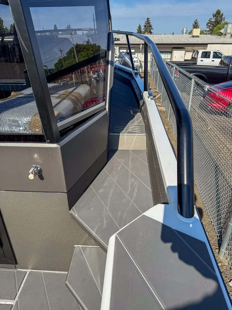 Slide: The Image of Stabi-Craft 2750 Ultra Centrecab 2026 - 15