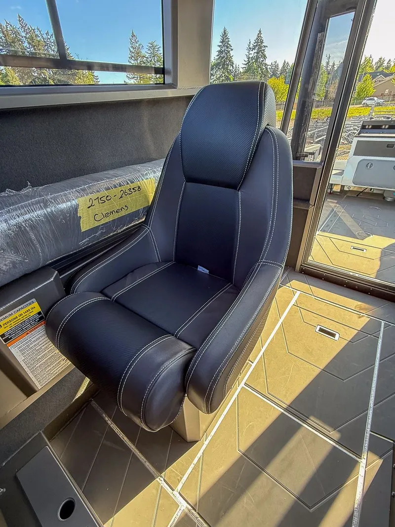 Slide: The Image of Stabi-Craft 2750 Ultra Centrecab 2026 - 8