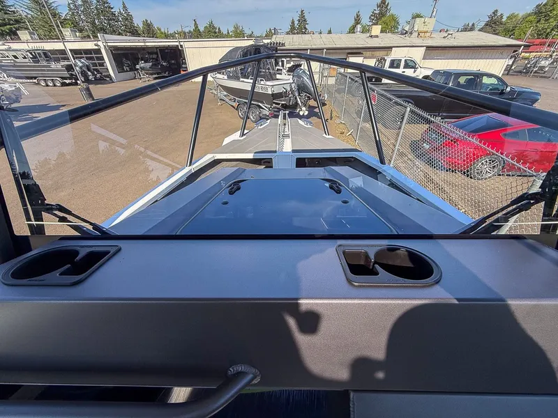 Slide: The Image of Stabi-Craft 2750 Ultra Centrecab 2026 - 5