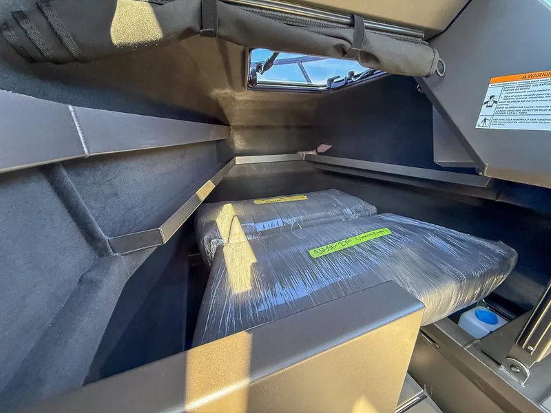 Slide: The Image of Stabi-Craft 2750 Ultra Centrecab 2026 - 6
