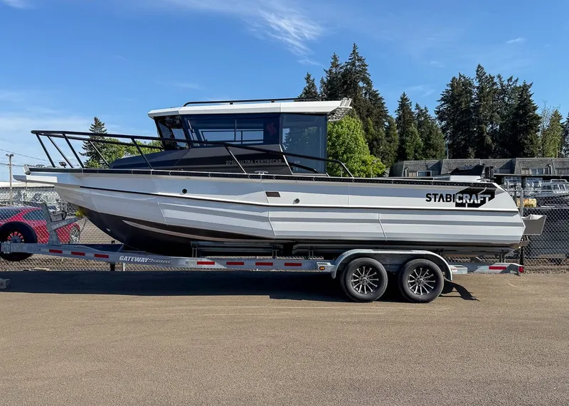 Slide: The Image of Stabi-Craft 2750 Ultra Centrecab 2026 - 2