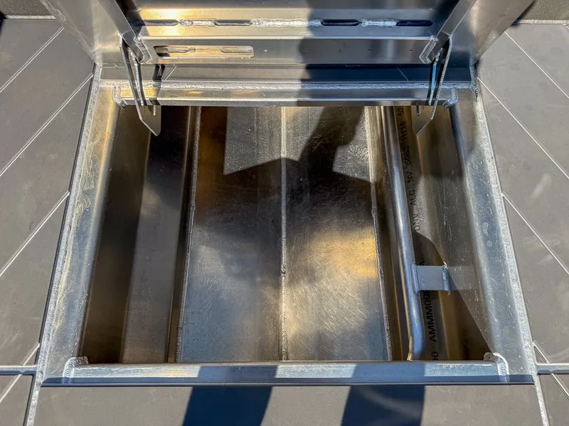 Slide: The Image of Stabi-Craft 2750 Ultra Centrecab 2026 - 16