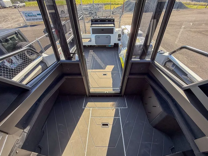 Slide: The Image of Stabi-Craft 2750 Ultra Centrecab 2026 - 11