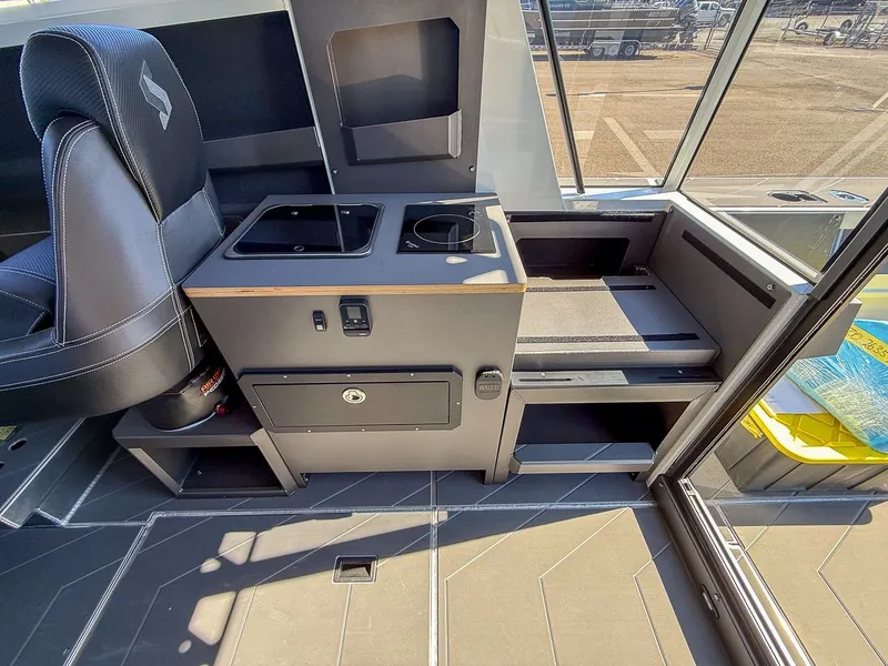 Slide: The Image of Stabi-Craft 2500 Ultracab XL 2026 - 13