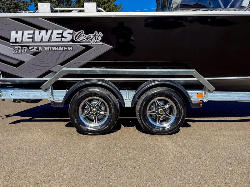 Slide: The Image of Hewescraft 210 Sea Runner 2026 - 23