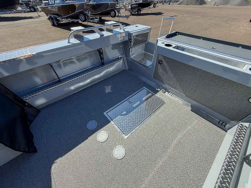 Slide: The Image of Hewescraft 210 Sea Runner 2026 - 16