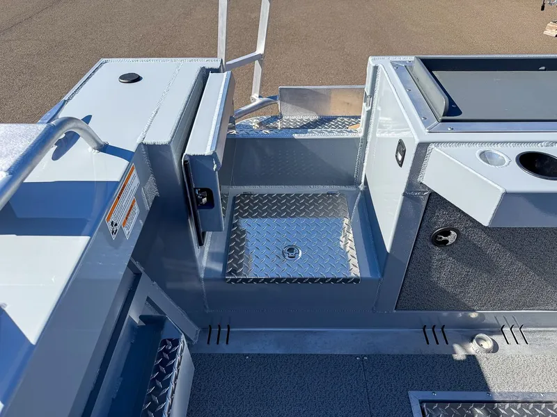 Slide: The Image of Hewescraft 210 Sea Runner 2026 - 20