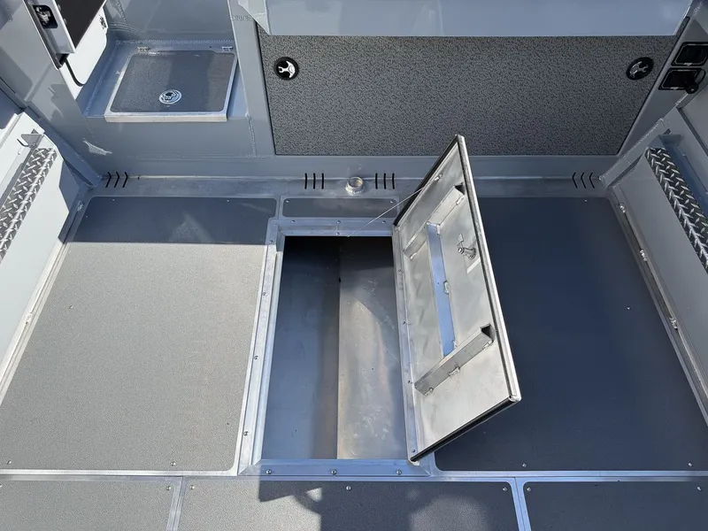 Slide: The Image of Hewescraft 210 Sea Runner Hard Top 2027 - 17