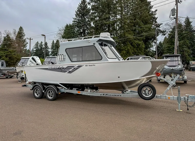 The Image of Hewescraft 220 Ocean Pro Hard Top 2027 - 1