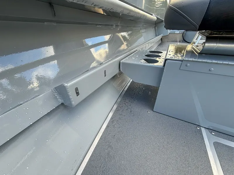 Slide: The Image of Hewescraft 220 Pioneer 2027 - 15