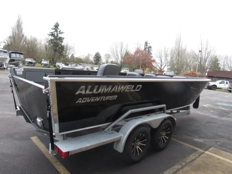 Slide: The Image of Alumaweld Adventurer 22 2027 - 5