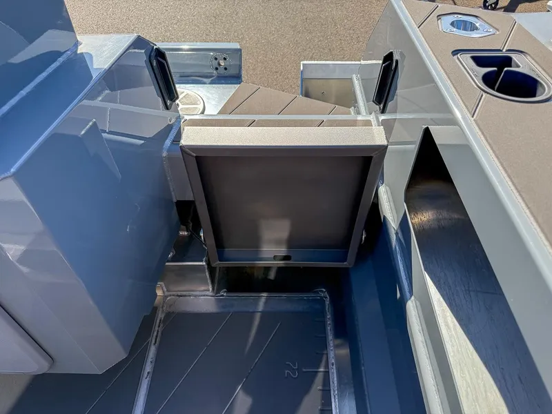 Slide: The Image of Stabi-Craft 2500 Ultracab XL 2027 - 22