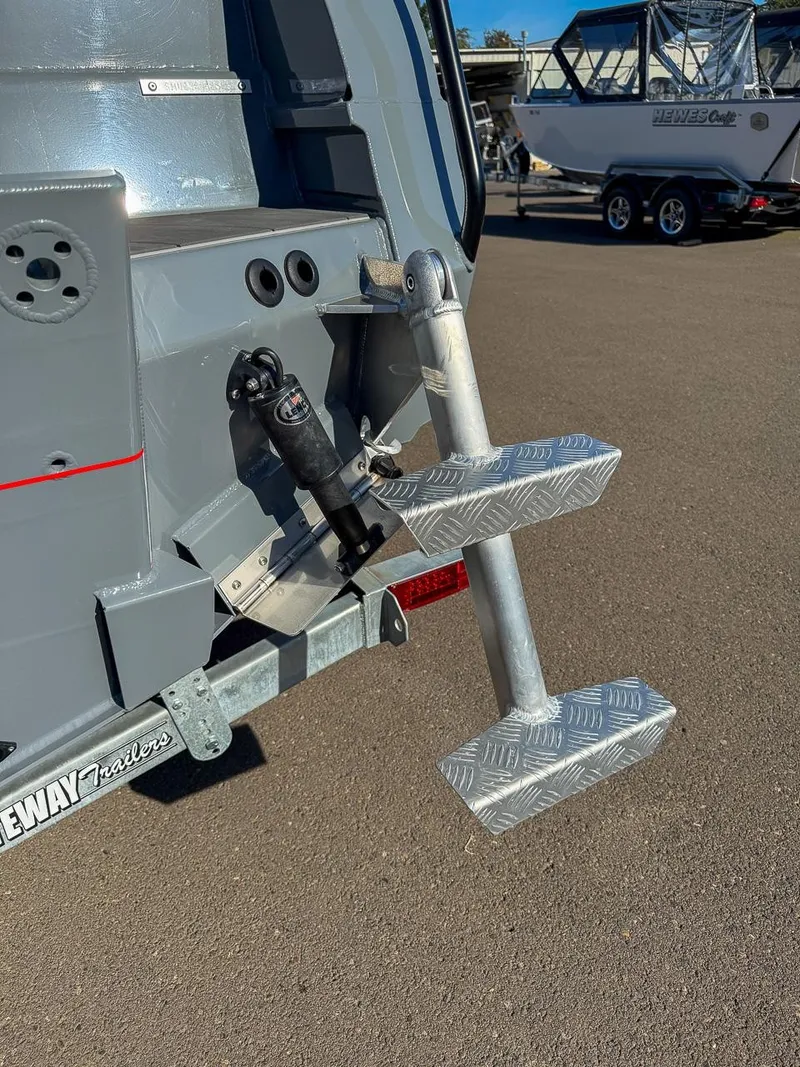 Slide: The Image of Stabi-Craft 2500 Ultracab XL 2027 - 25