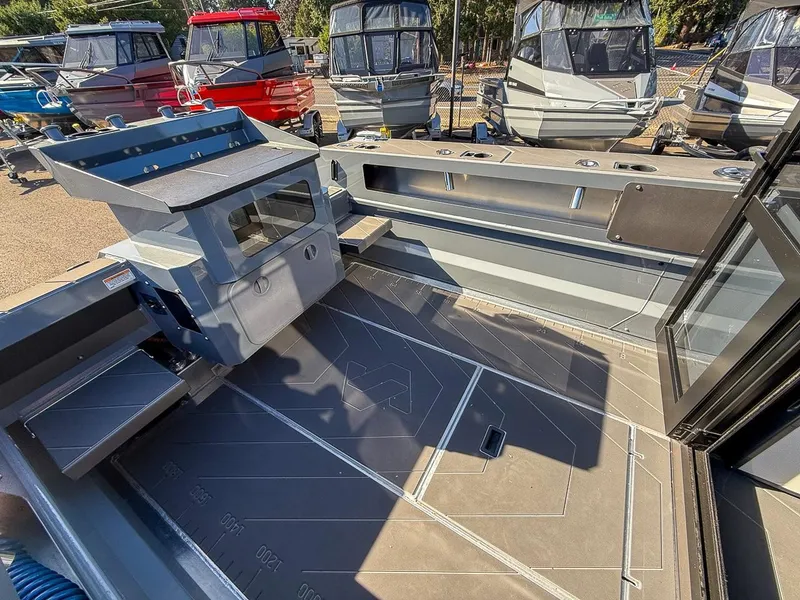 Slide: The Image of Stabi-Craft 2500 Ultracab XL 2027 - 19