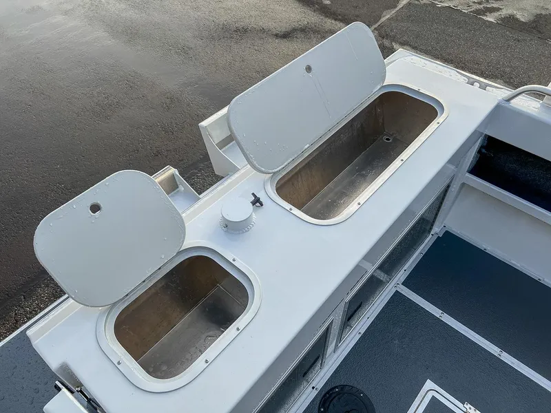 Slide: The Image of North River 24' Seahawk 2027 - 16