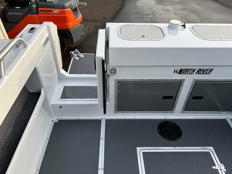 Slide: The Image of North River 24' Seahawk 2027 - 18