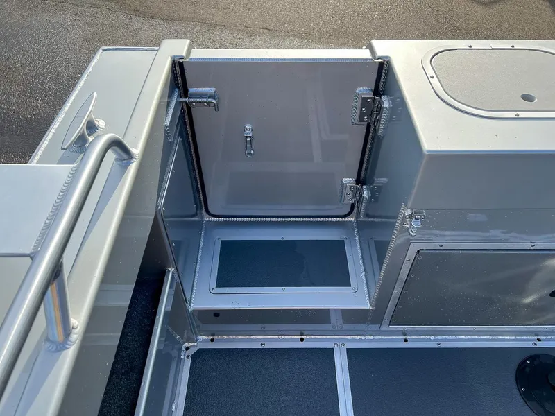 Slide: The Image of North River 32 SEAHAWK FASTBACK 2027 - 20