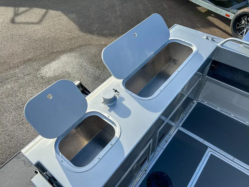 Slide: The Image of North River 32 SEAHAWK FASTBACK 2027 - 19