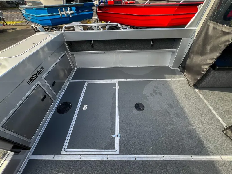 Slide: The Image of North River 32 SEAHAWK FASTBACK 2027 - 16