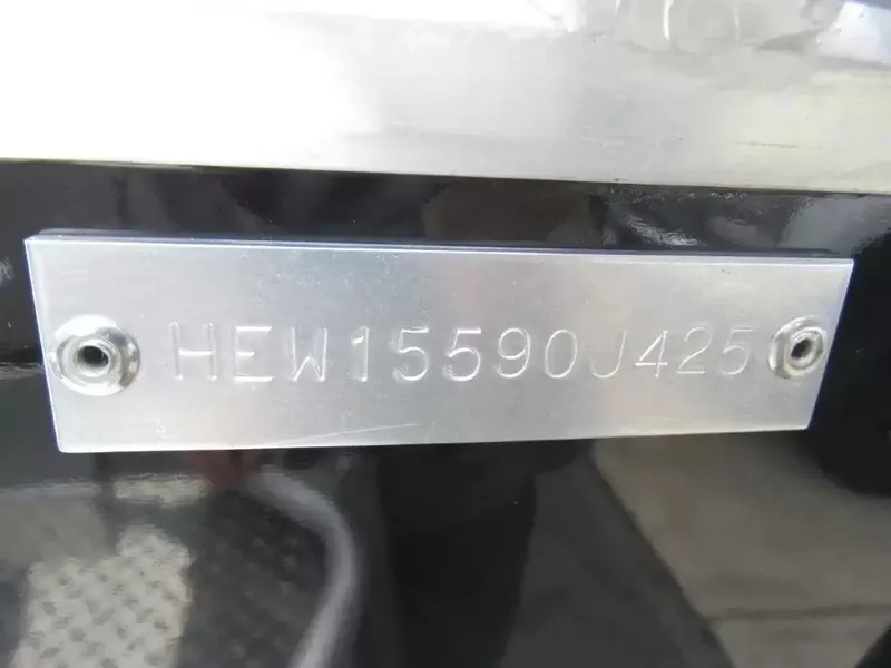 Slide: The Image of Hewescraft 210 Sea Runner 2025 - 18
