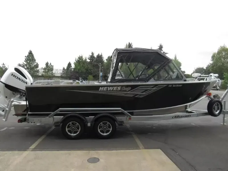 Slide: The Image of Hewescraft 210 Sea Runner 2025 - 6