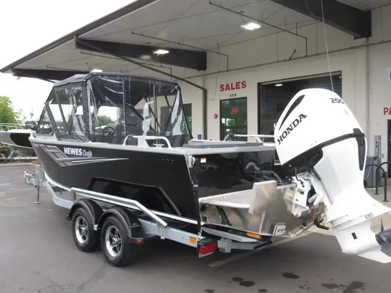 Slide: The Image of Hewescraft 210 Sea Runner 2025 - 3