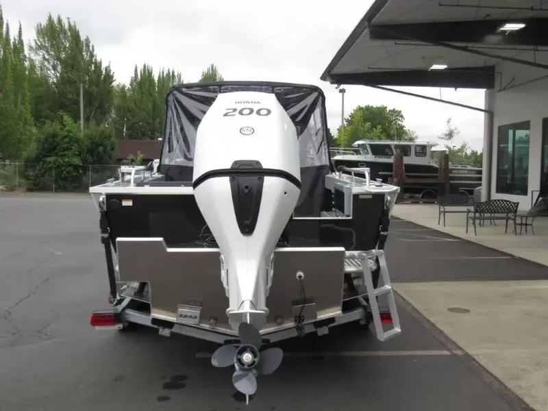 Slide: The Image of Hewescraft 210 Sea Runner 2025 - 4