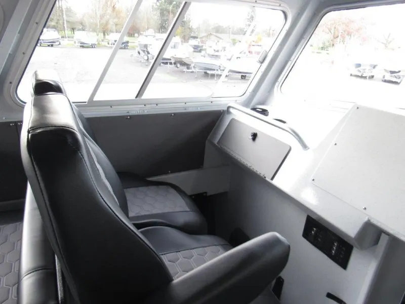 Slide: The Image of North River 2900 SXL 2027 - 15