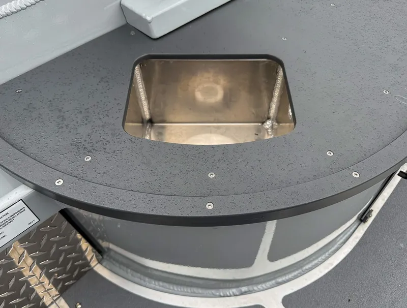 Slide: The Image of Hewescraft 200 Pioneer 2027 - 20