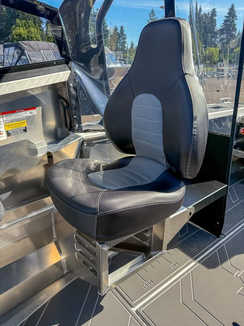 Slide: The Image of Stabi-Craft 1550 Fisher 2025 - 13