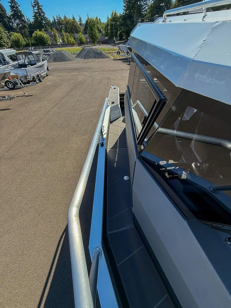 Slide: The Image of Stabi-Craft 2350 ULTRA CENTRECAB SPORTFISH 2026 - 11