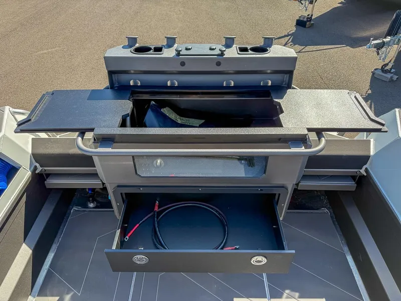 Slide: The Image of Stabi-Craft 2350 ULTRA CENTRECAB SPORTFISH 2026 - 24