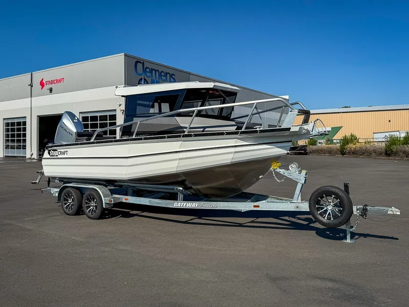 Slide: The Image of Stabi-Craft 2350 ULTRA CENTRECAB SPORTFISH 2026 - 7