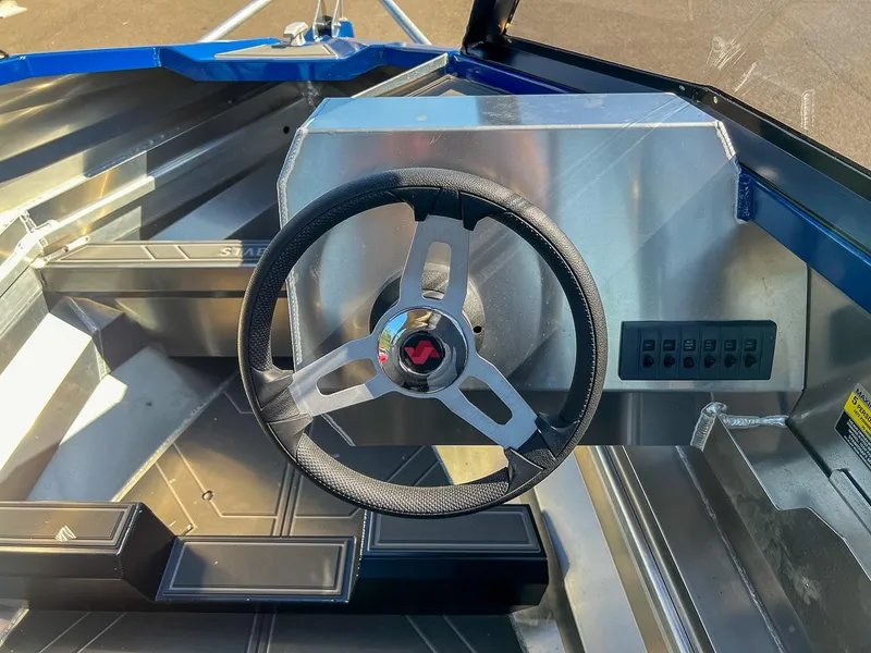 Slide: The Image of Stabi-Craft 1550 Fisher 2027 - 10