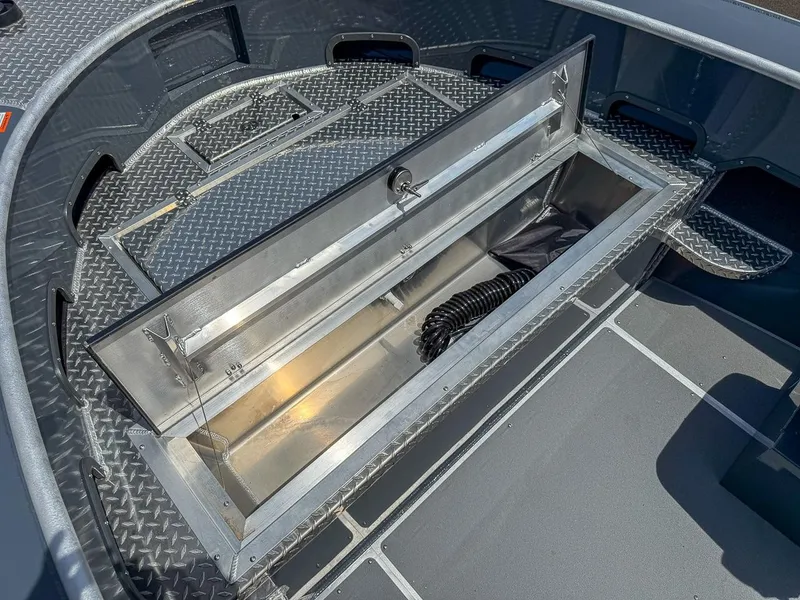 Slide: The Image of Hewescraft 220 Pioneer 2027 - 11