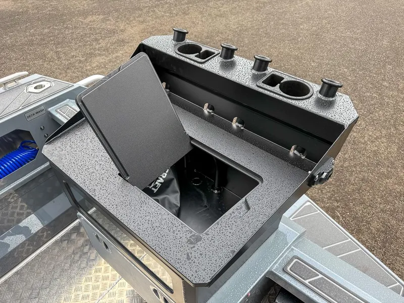 Slide: The Image of Stabi-Craft 1850 SuperCab 2025 - 16