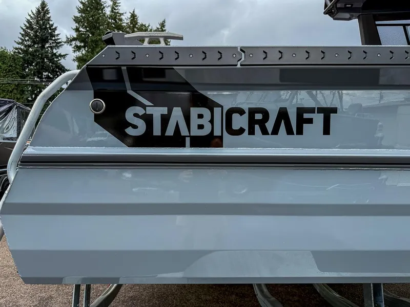 Slide: The Image of Stabi-Craft 1850 SuperCab 2025 - 21