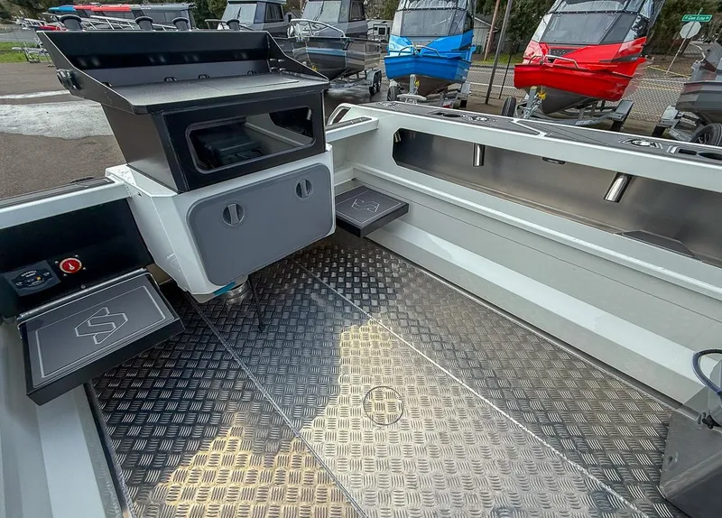 Slide: The Image of Stabi-Craft 1850 SuperCab 2025 - 17