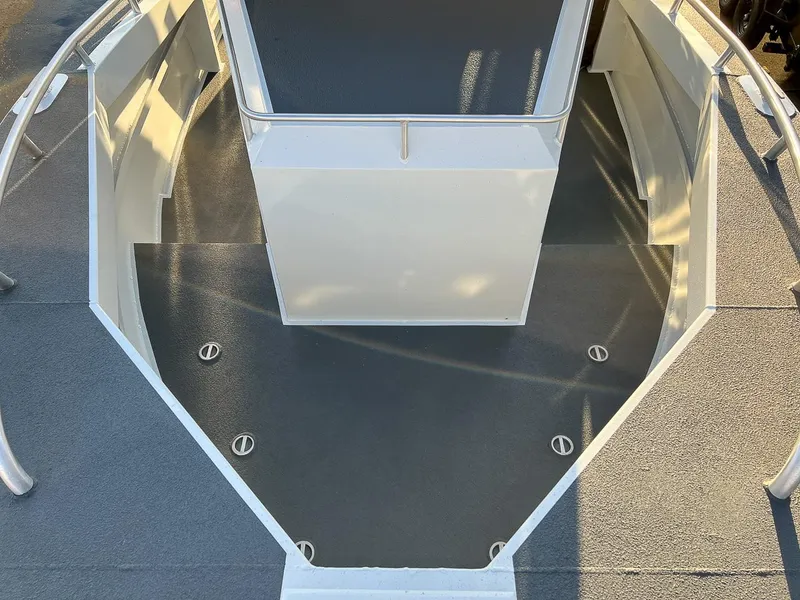 Slide: The Image of North River 3300 Offshore WXL WA 2027 - 17