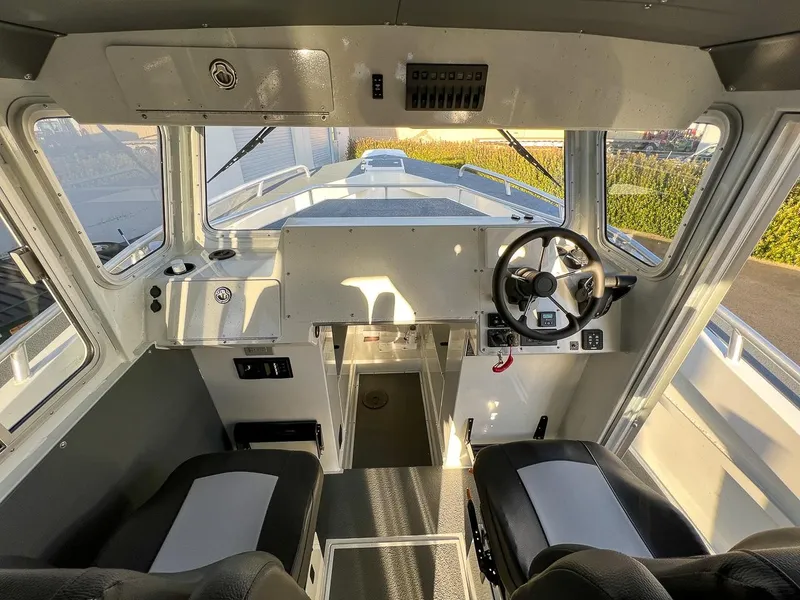 Slide: The Image of North River 3300 Offshore WXL WA 2027 - 9