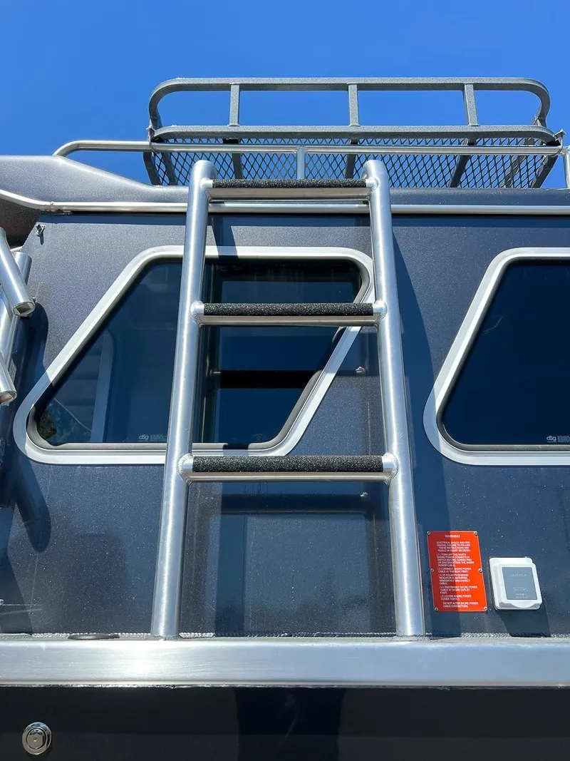 Slide: The Image of North River 3100 Offshore SXL 2027 - 25