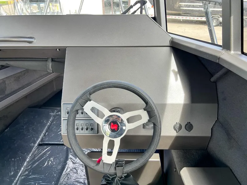 Slide: The Image of Stabi-Craft 2750 Ultra Centrecab 2027 - 11